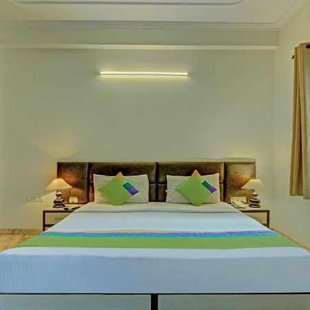 Itsy Hotels Swastika Inn Sector 26 Noida Eksteriør billede