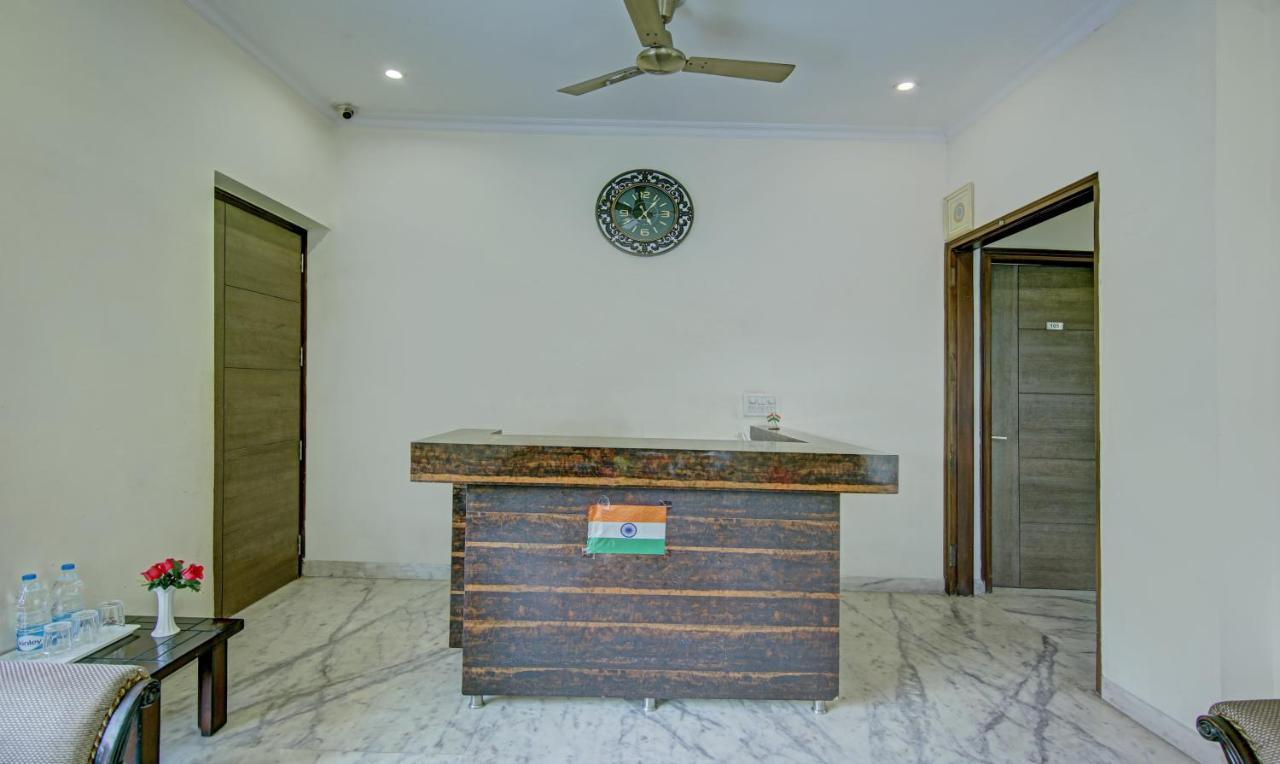 Itsy Hotels Swastika Inn Sector 26 Noida Eksteriør billede