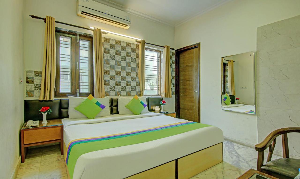 Itsy Hotels Swastika Inn Sector 26 Noida Eksteriør billede