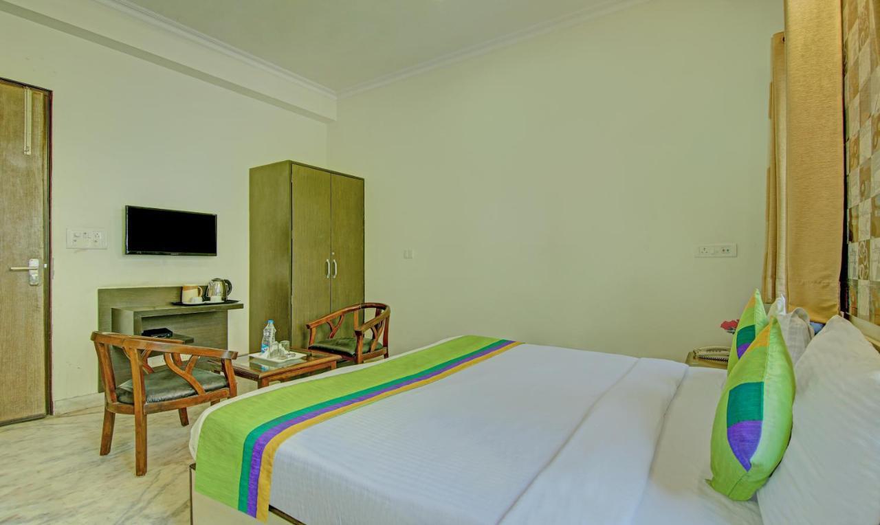 Itsy Hotels Swastika Inn Sector 26 Noida Eksteriør billede